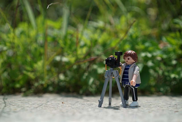 https://pixabay.com/es/photos/playmobil-fotograf%C3%ADa-fot%C3%B3grafos-765112/