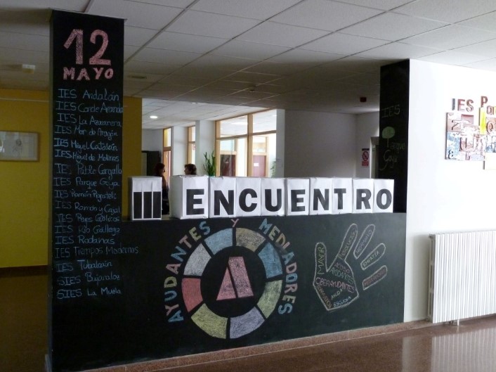 Cartel en un centro de Encuentro de alumnos ayudantes y mediadores