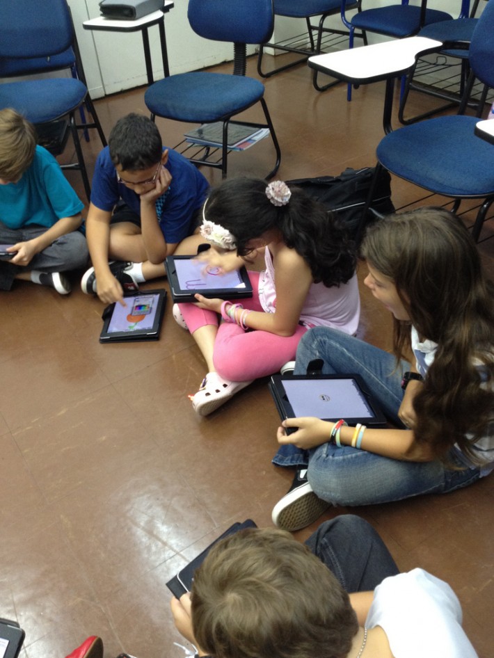 niños con tablets